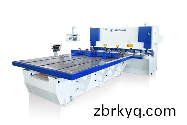 前(qian)送料剪闆(ban)機(ji)