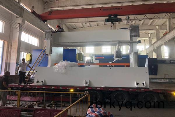 數(shu)控折彎(wan)機