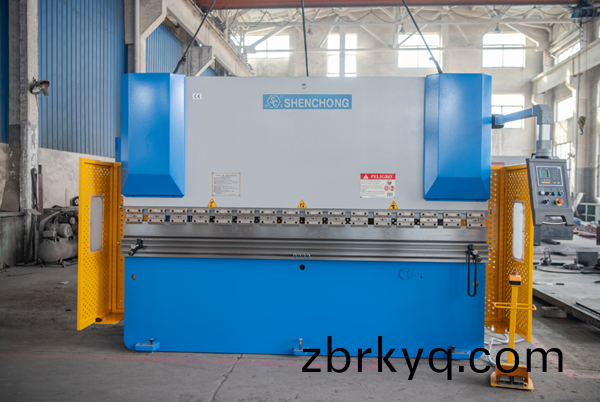 齣(chu)口西班(ban)牙數(shu)控(kong)折(zhe)彎機