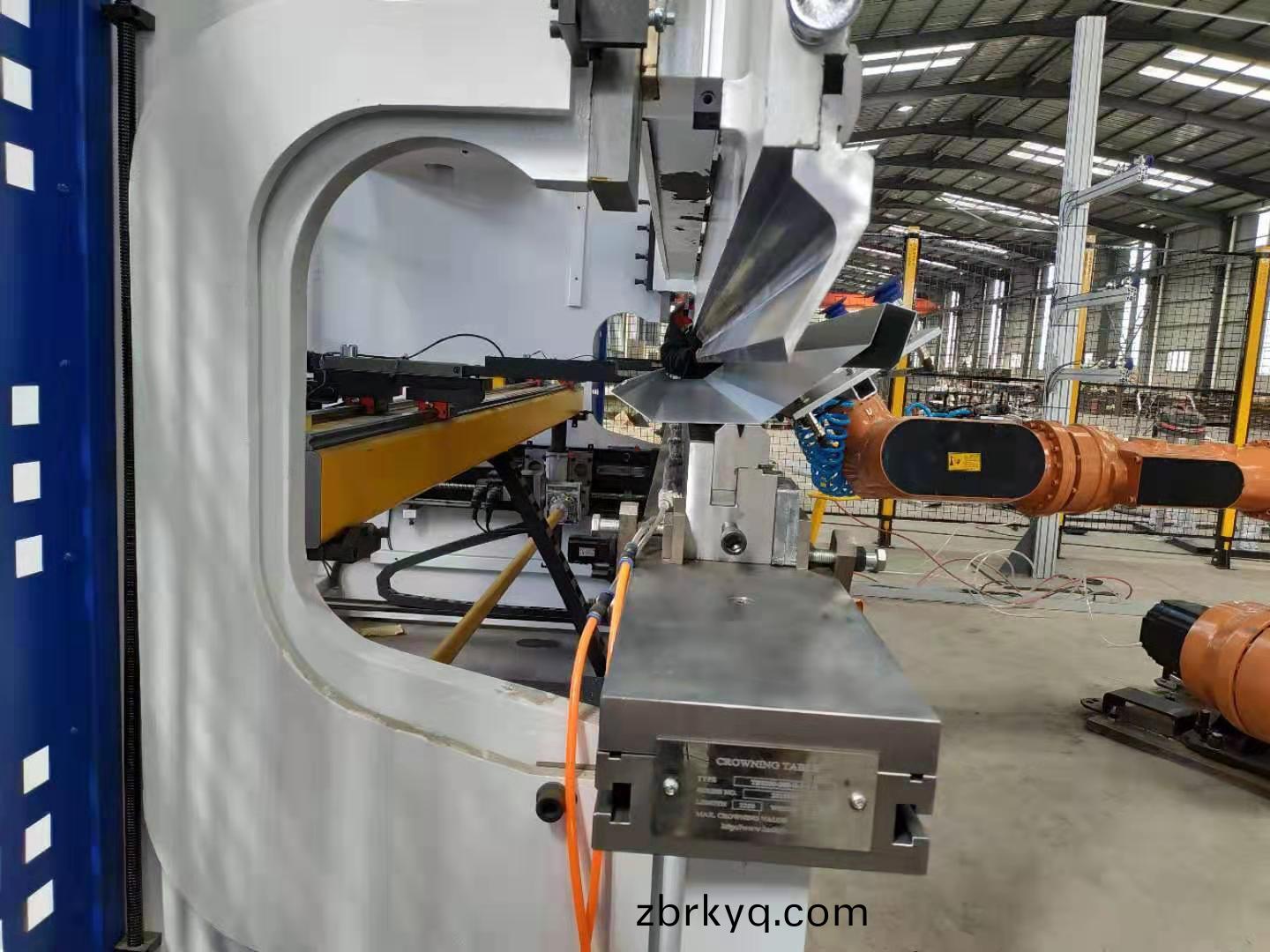 折(zhe)彎(wan)機器(qi)人(ren)