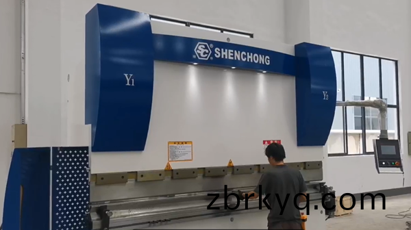 數控(kong)折(zhe)彎機