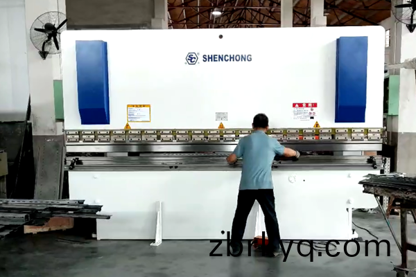 數(shu)控(kong)折彎(wan)機