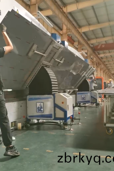 折(zhe)彎(wan)隨(sui)動車