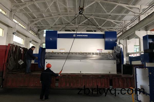 數(shu)控(kong)折(zhe)彎機