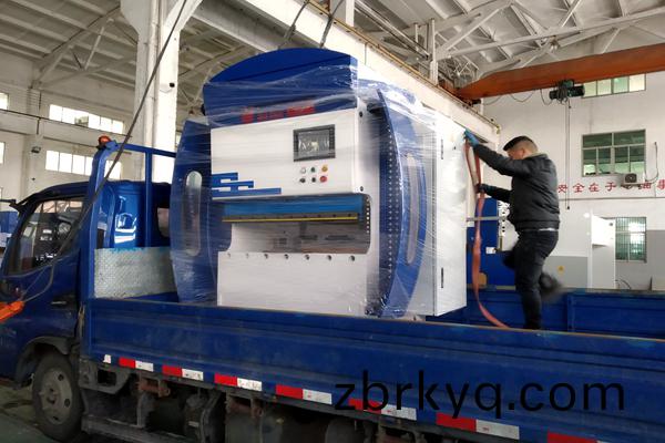 小型折彎(wan)機(ji)