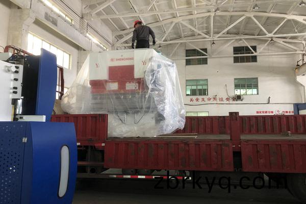 小(xiao)型折(zhe)彎機(ji)