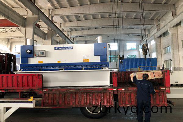 數控剪(jian)闆(ban)機(ji)